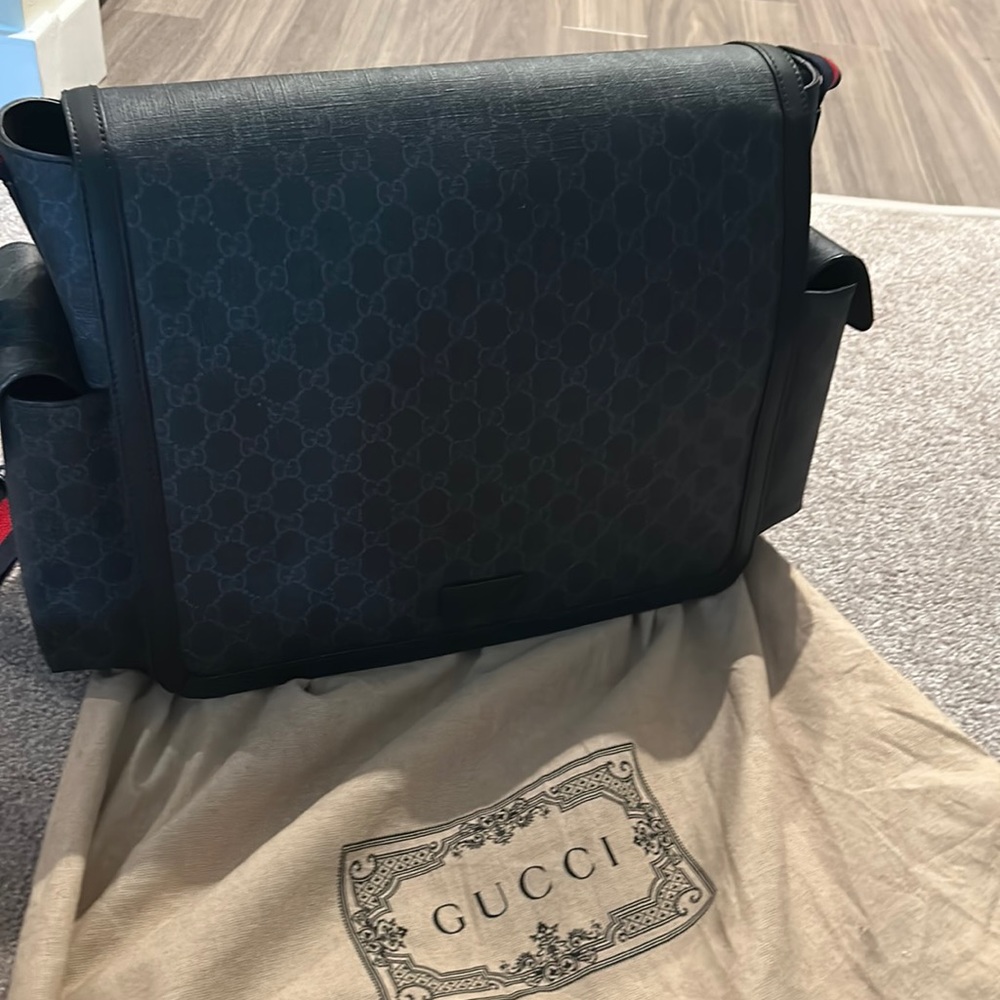 Gucci diaper bag with dust bag